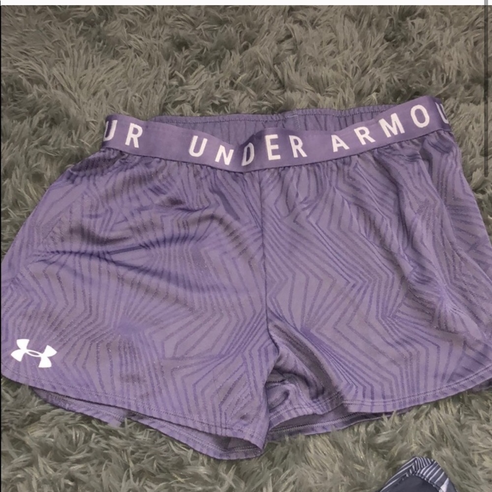 under armor shorts! PERFECT CONDITION
